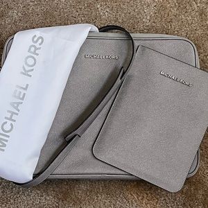 MICHAEL KORS Pearl Gray Saffiano Leather laptop bag w/ strap -Mini iPad Sleeve